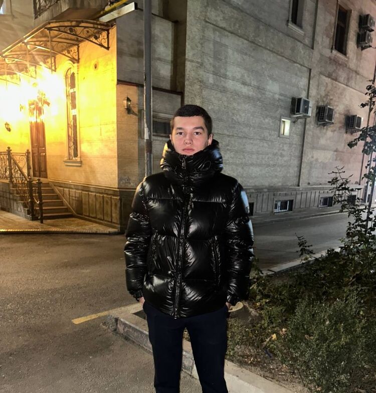  54756161  Otabek, 19 ,    