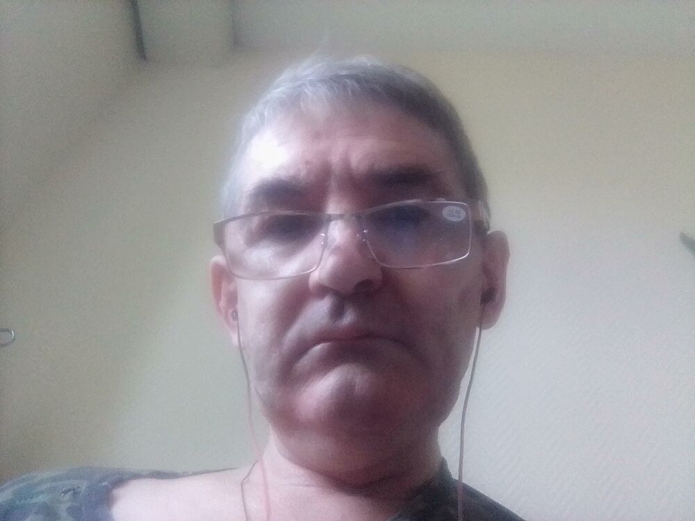  38076861  , 52 ,    