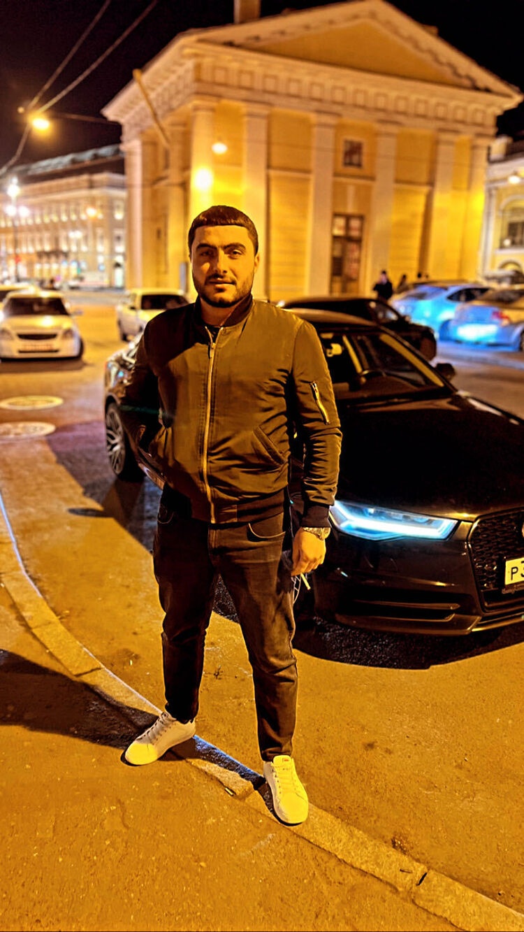  29721971  , 27 ,    -