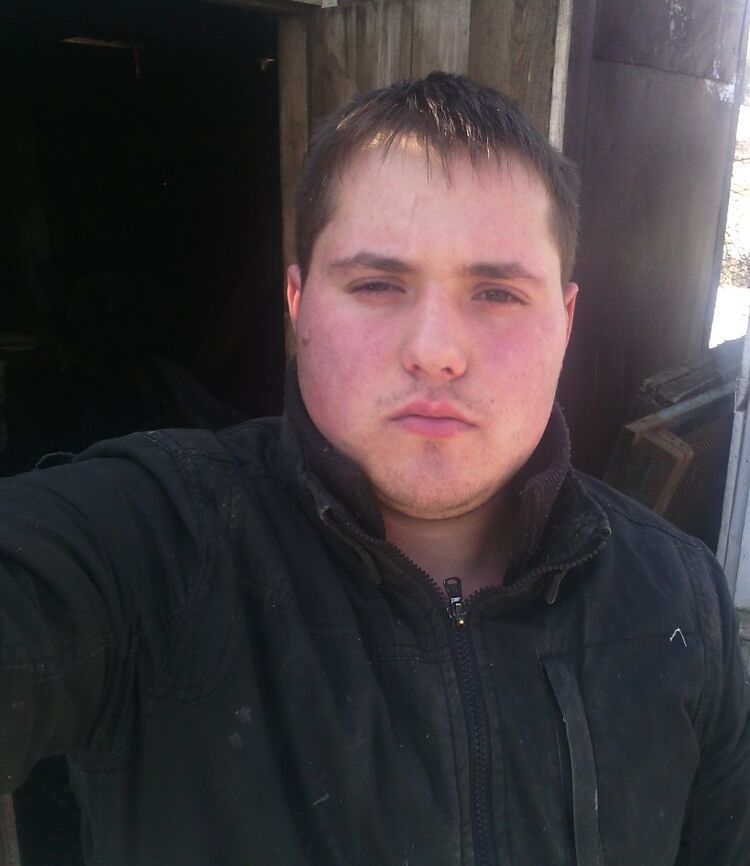  13229521  Andriy, 24 ,    