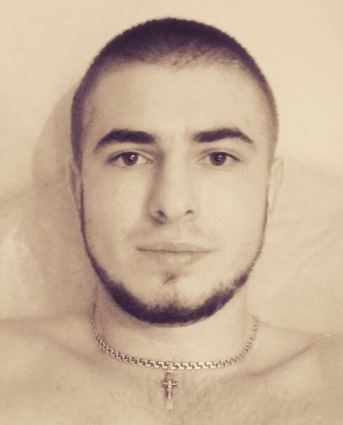  8353181  Maks, 32 ,    