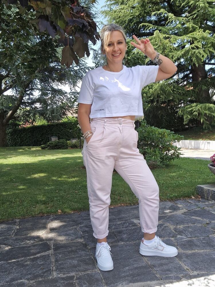  54414171  Fernanda, 38 ,    Milan