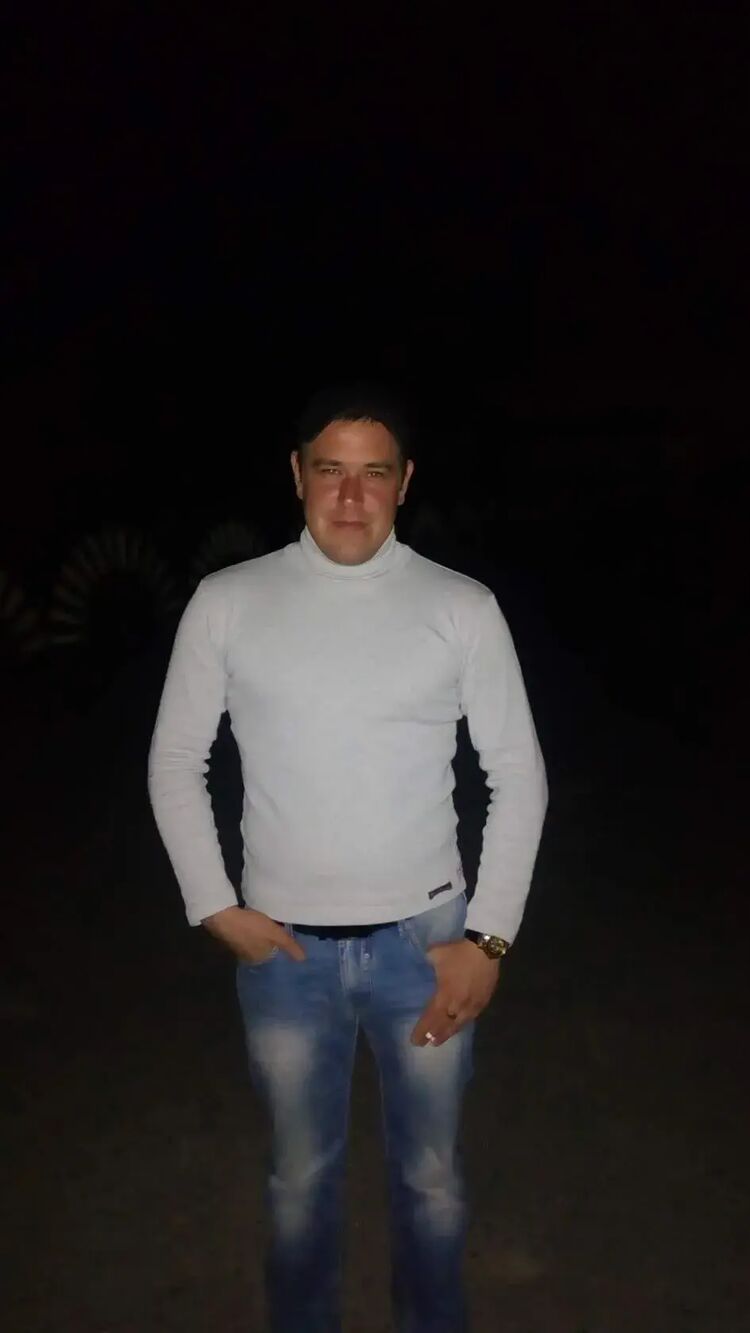  48244901  Vladimir, 35 ,    