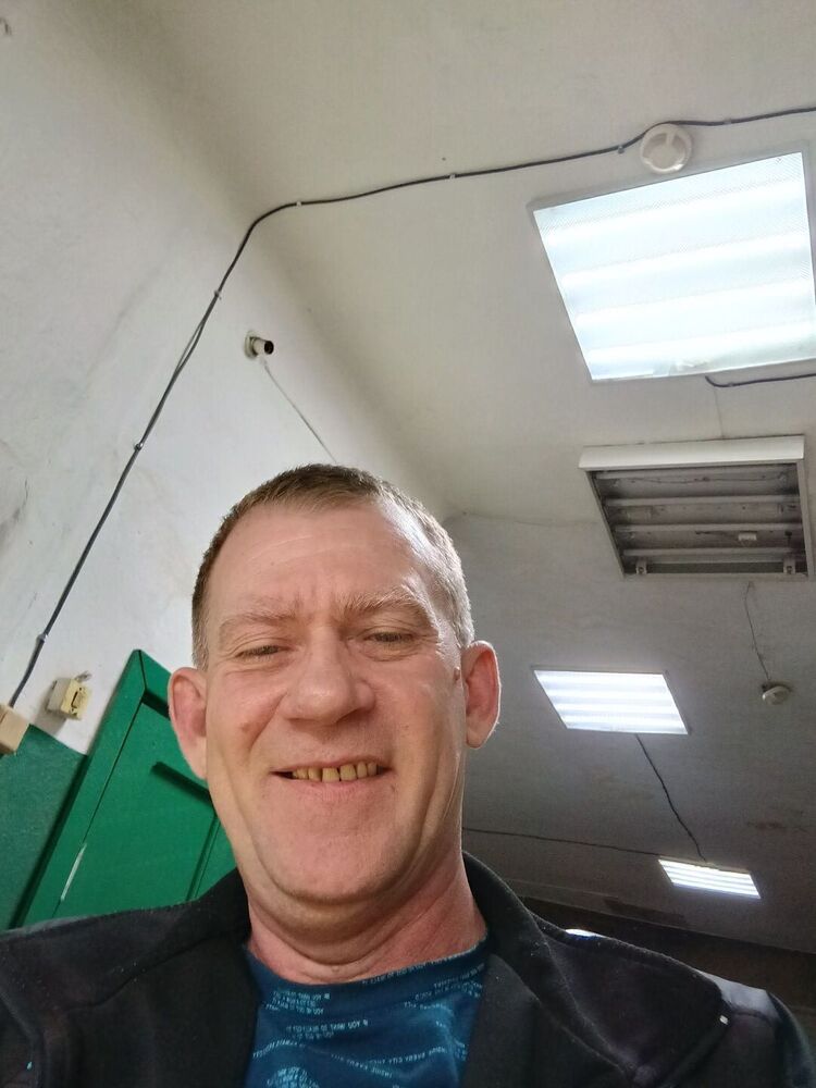  43331201  Viktor, 56 ,    