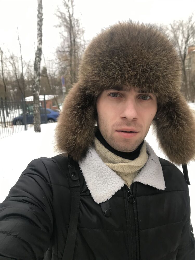 40052461  Ilya, 31 ,    