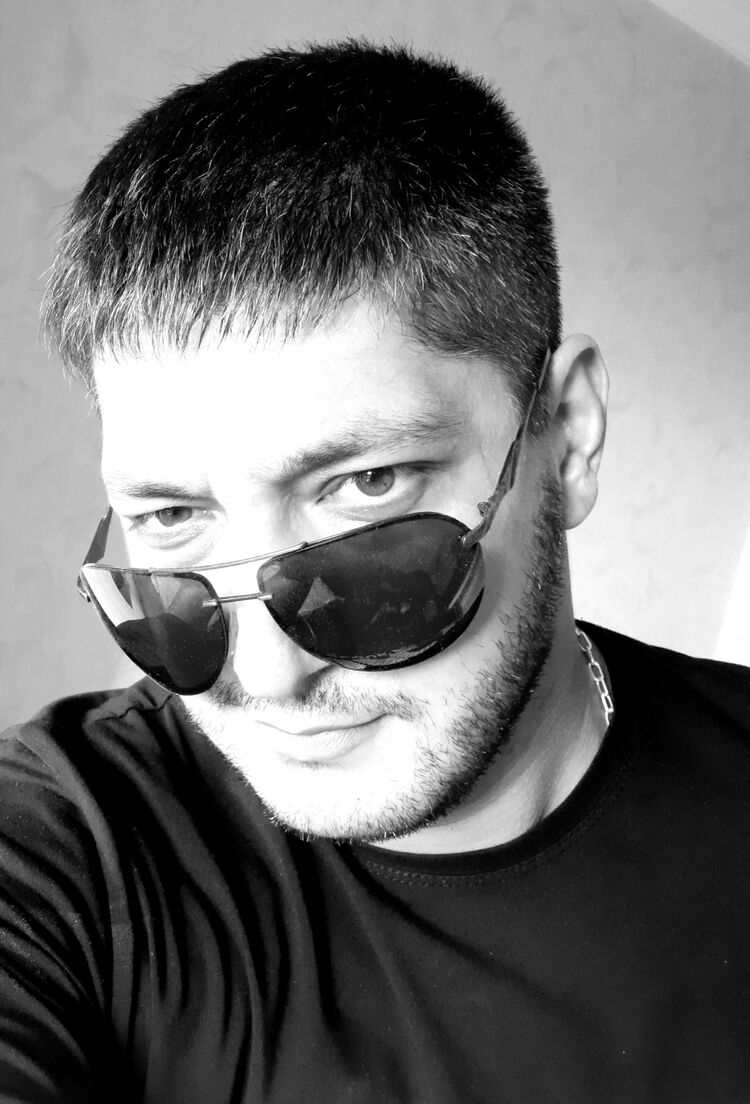  26705771  Nike, 32 ,    