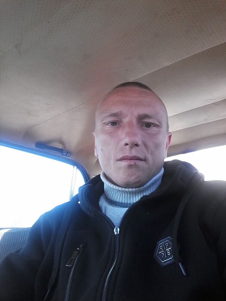  16225541  Roman, 42 ,    