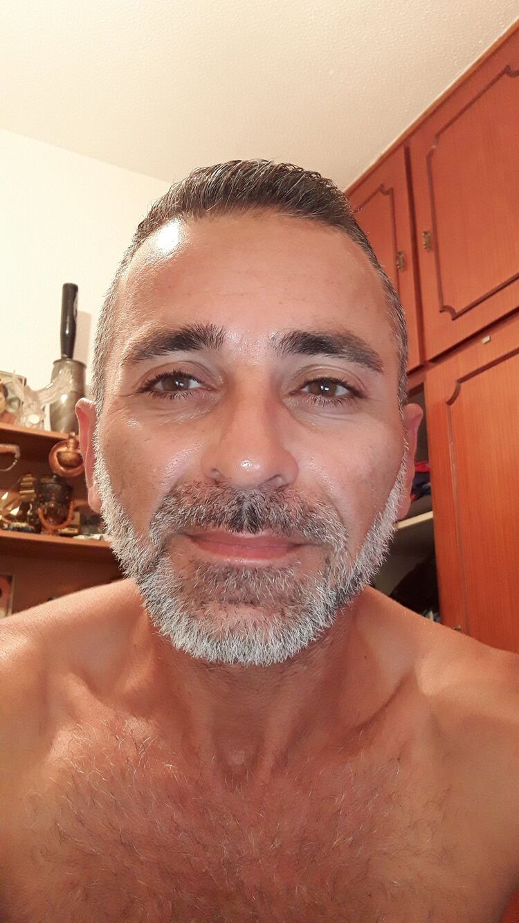  39060011  Iordanis, 48 ,    Limassol