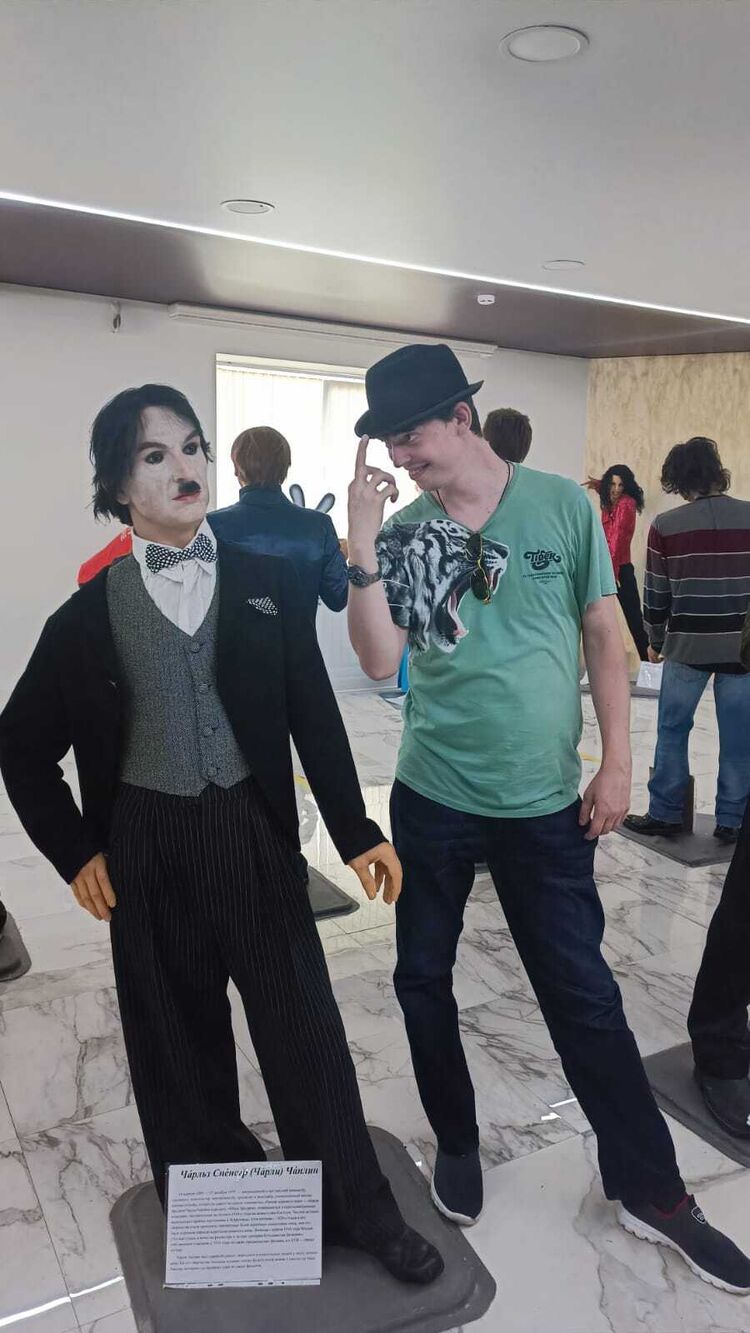  32590641  Kapitan, 33 ,    