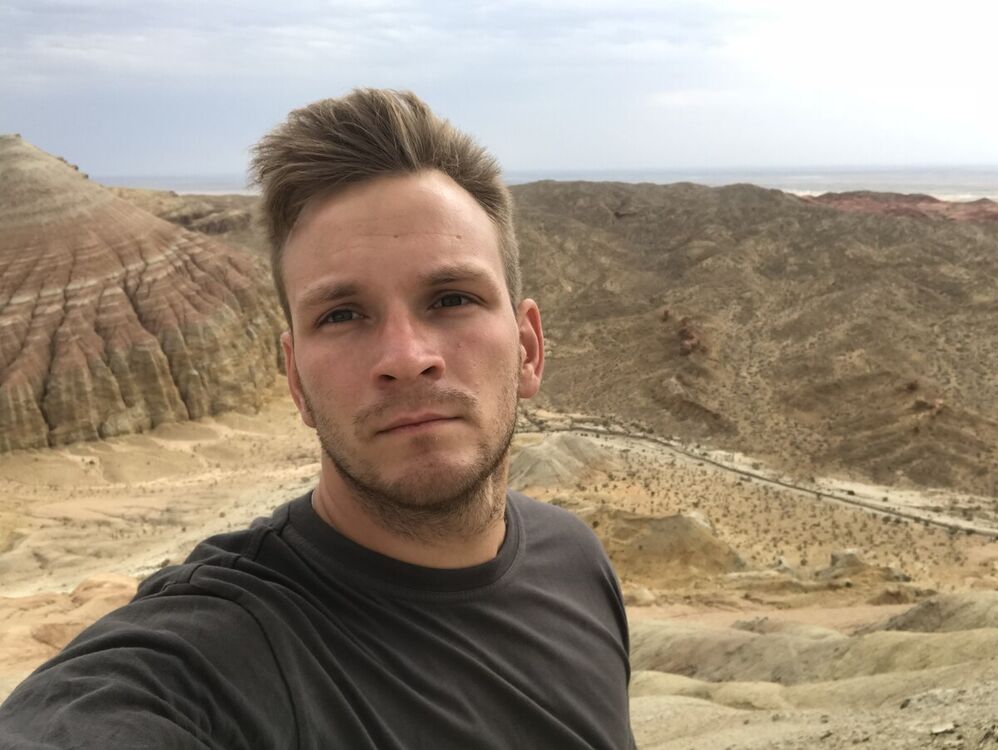  ,   Artem, 33 ,   