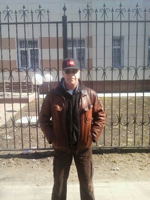  16150331  Viktor, 61 ,    