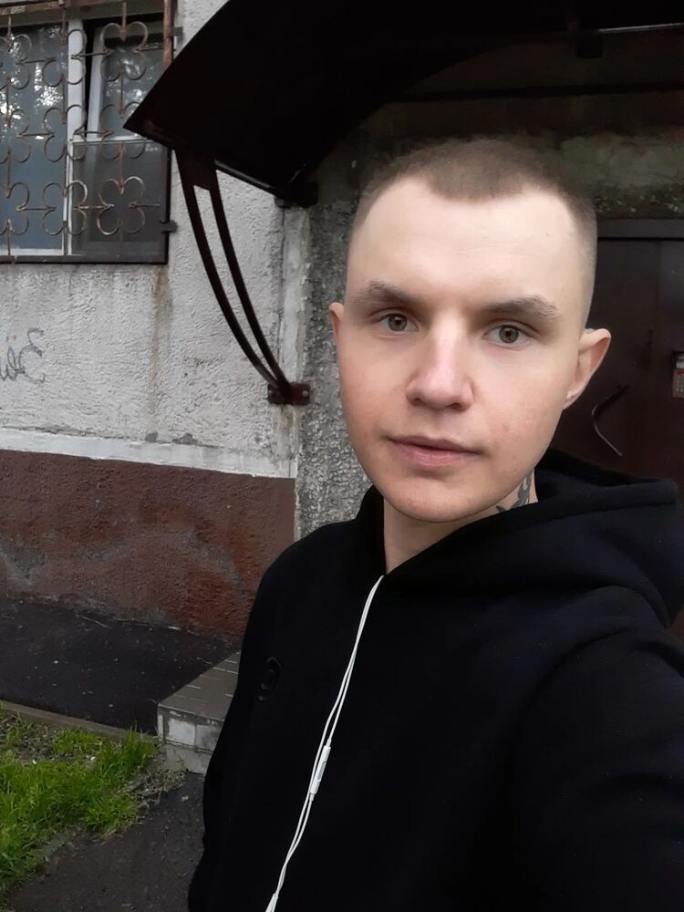  28684801  Yuriy, 32 ,    