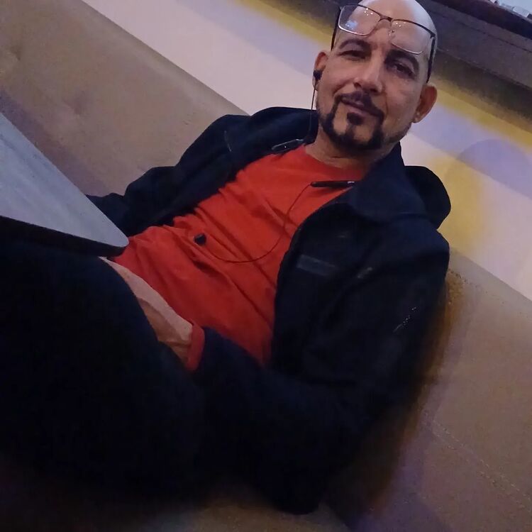  41718111  Ivan, 33 ,    