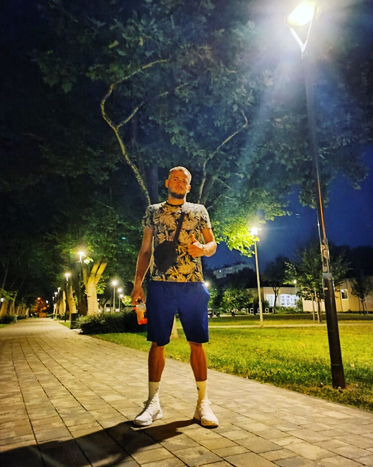  ,   Vladyslav, 22 ,   ,   , c , 