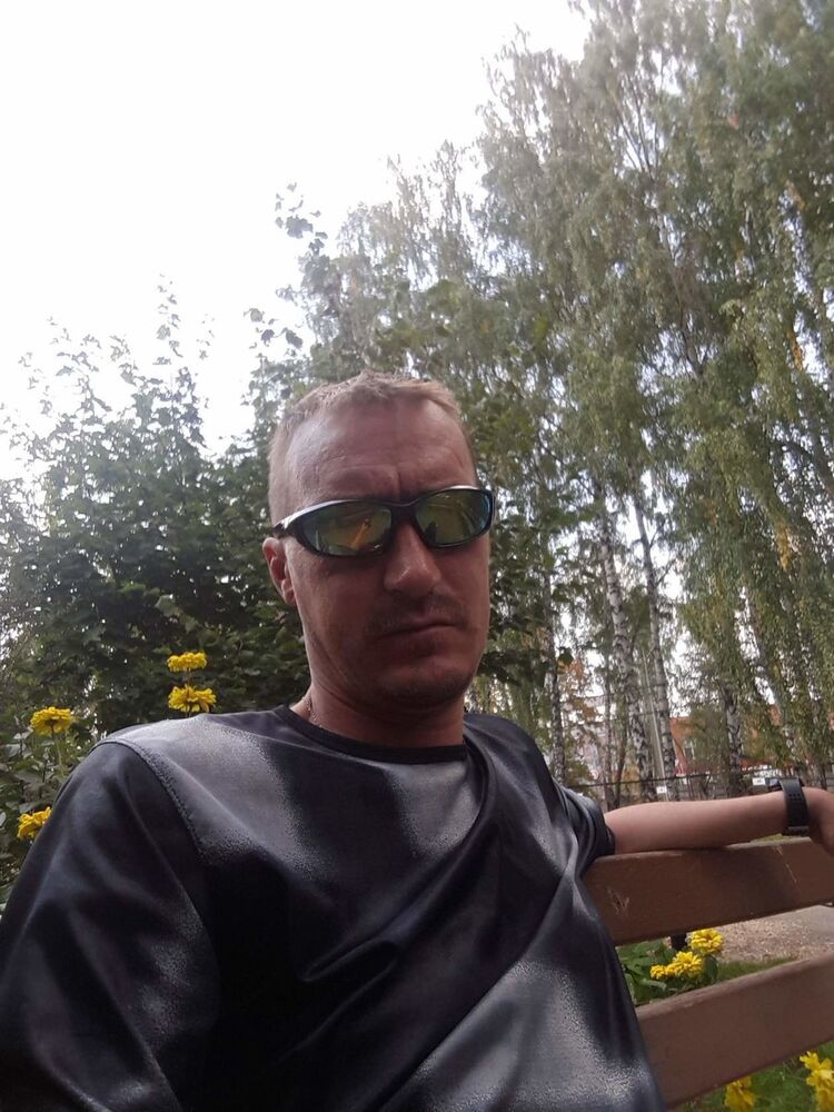  18601841  Vladimir, 42 ,    