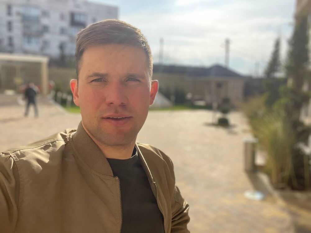  ,   Alex, 30 ,   ,   , c , 