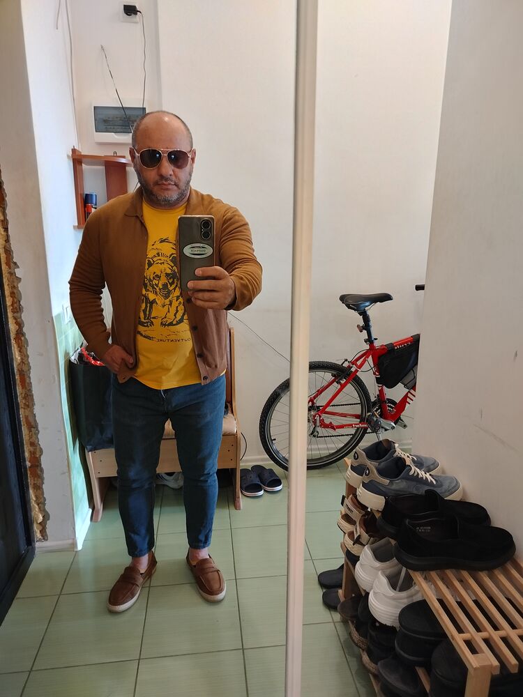  52318531  , 46 ,    