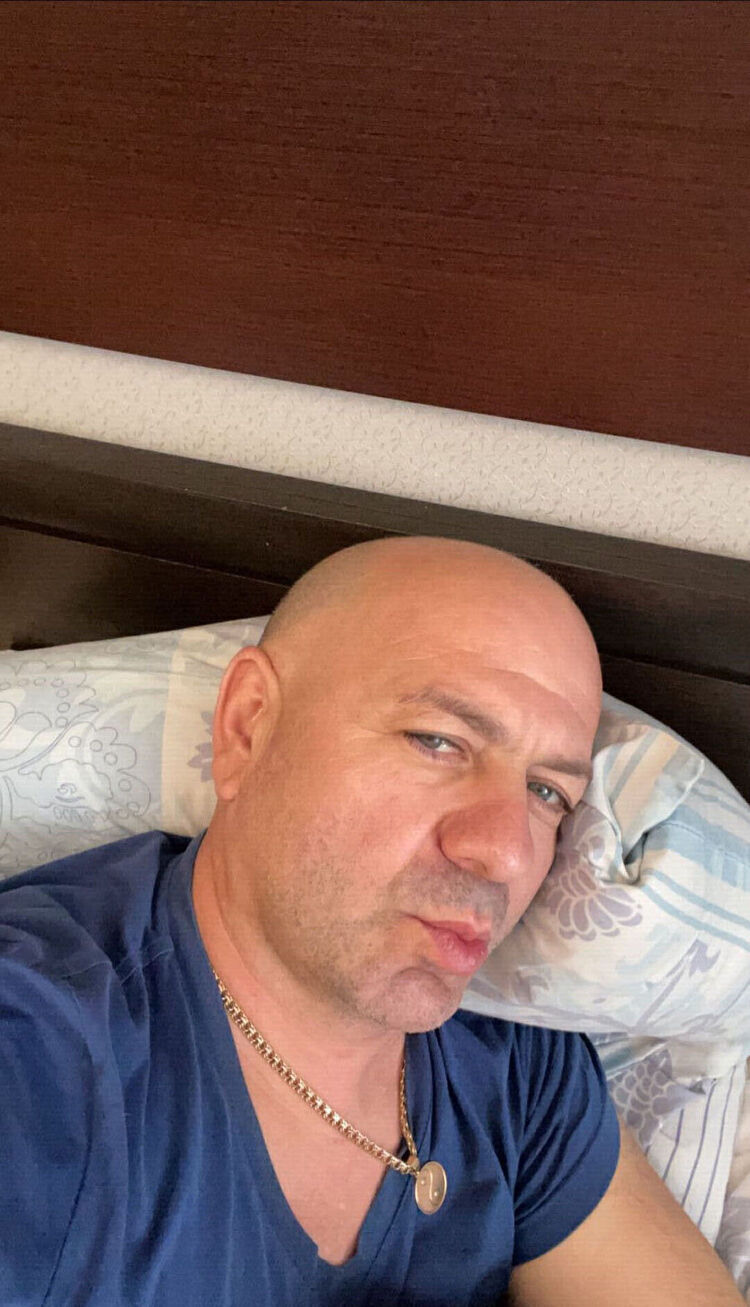  46523221  David, 47 ,    