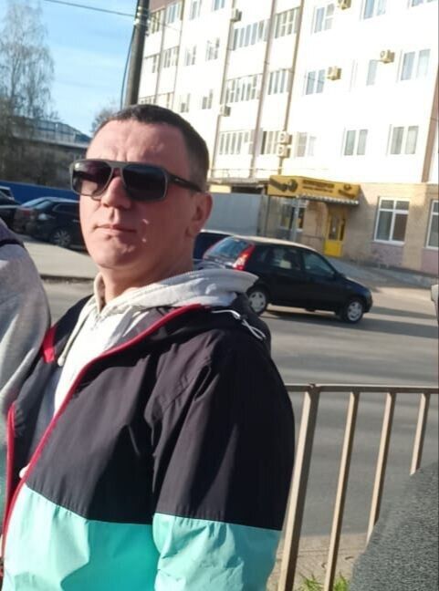  33932471  Dan, 35 ,    