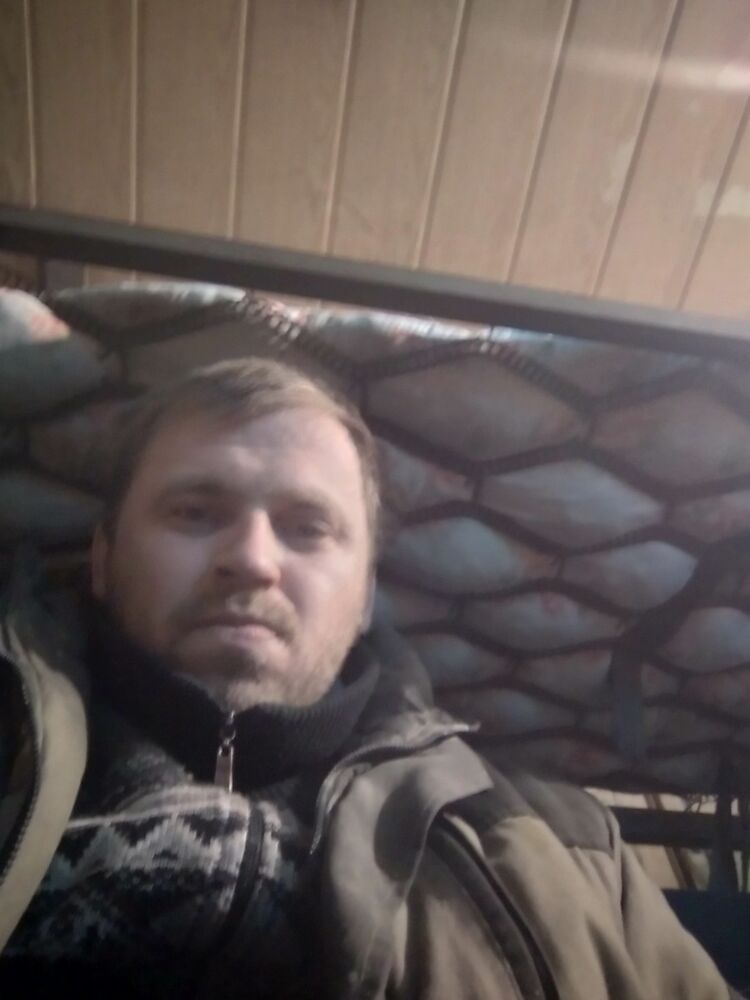  15102101  Andrei, 40 ,    