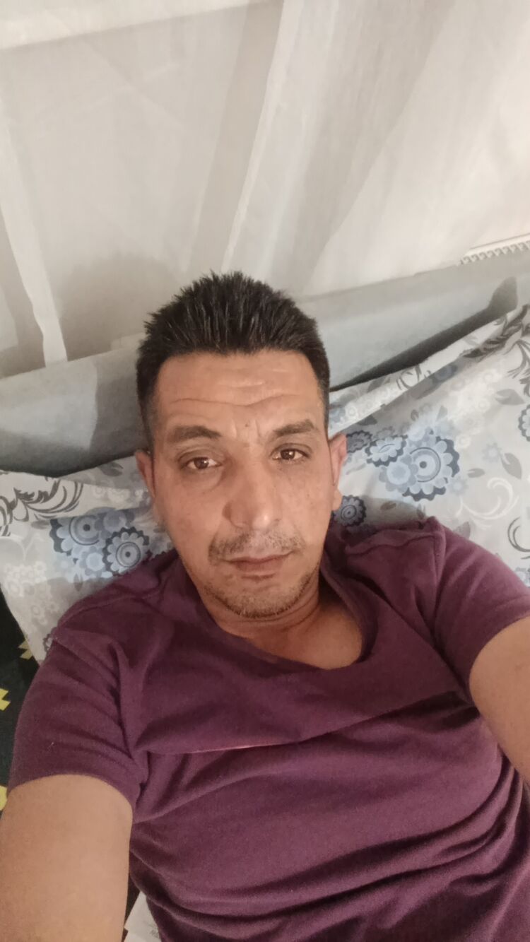  52479391  Eser, 42 ,    