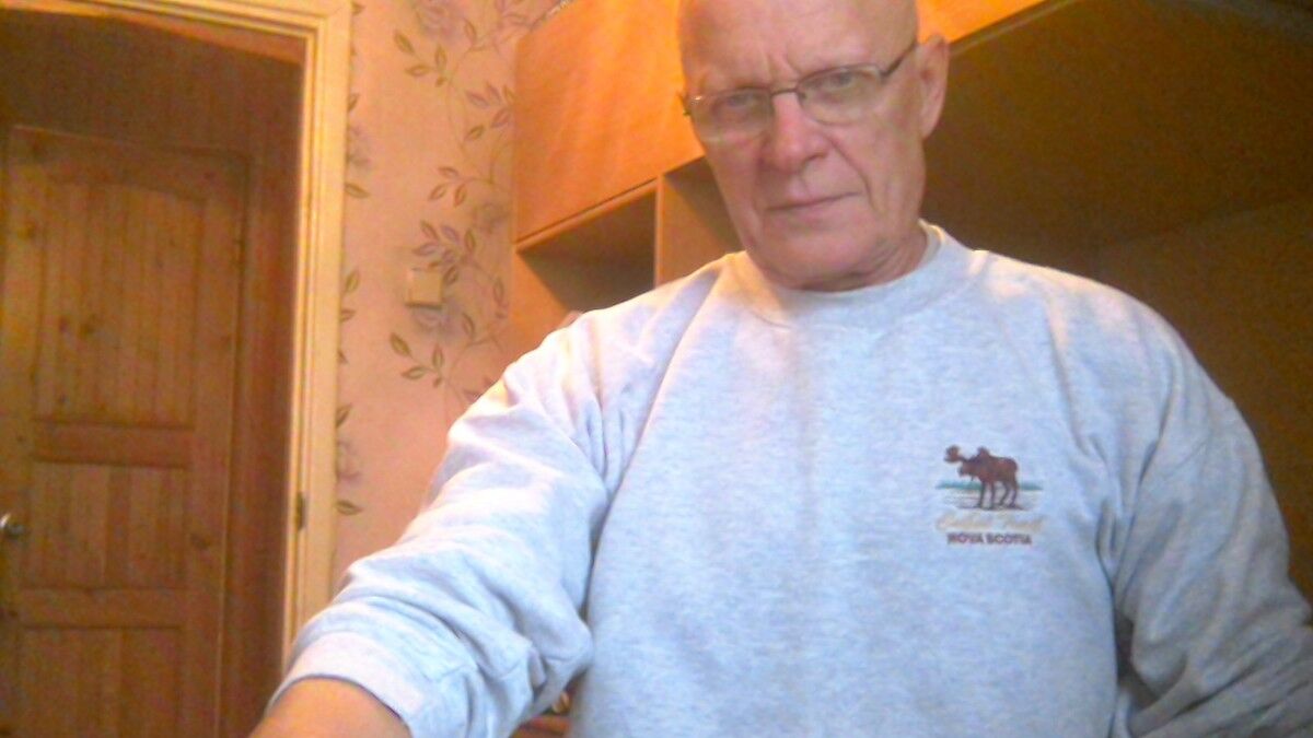  11254931  Nikolai, 64 ,    