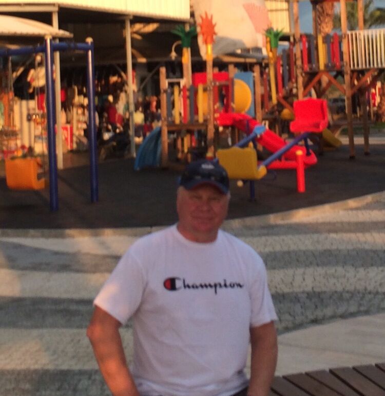  40499921  Sergei, 57 ,    -