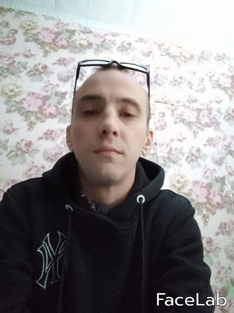  33548111  Viktor, 51 ,    