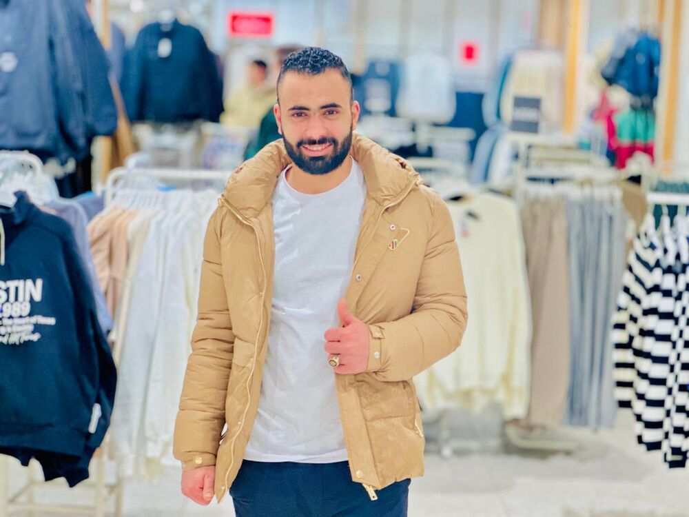  48303941  Mahmoud, 27 ,    