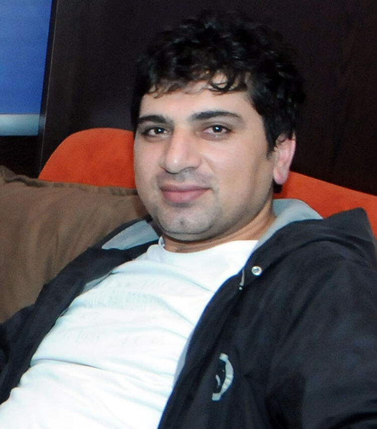  7105761  Akif, 46 ,    