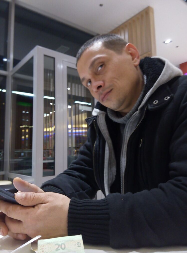  ,   Ruslan, 41 ,   ,   , c 