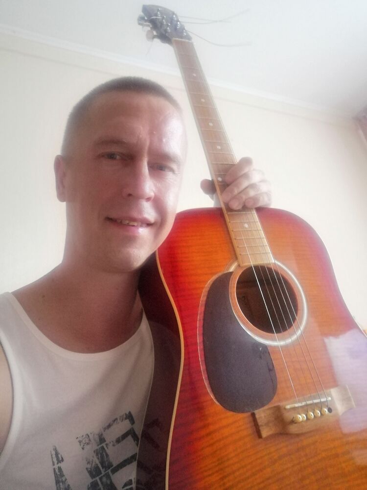  ,   Alex, 40 ,   c 