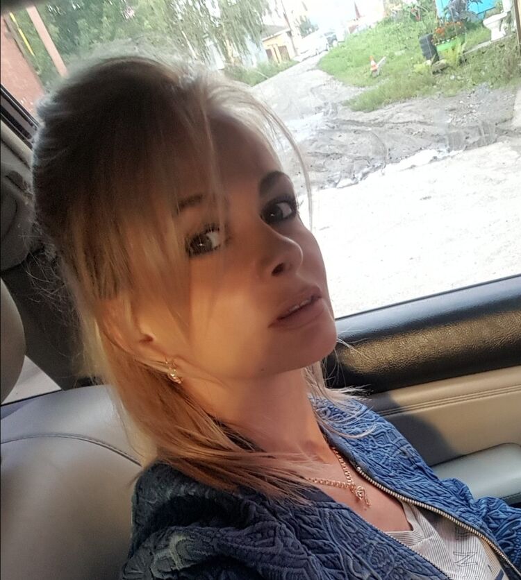  44658591  Victoria, 42 ,    