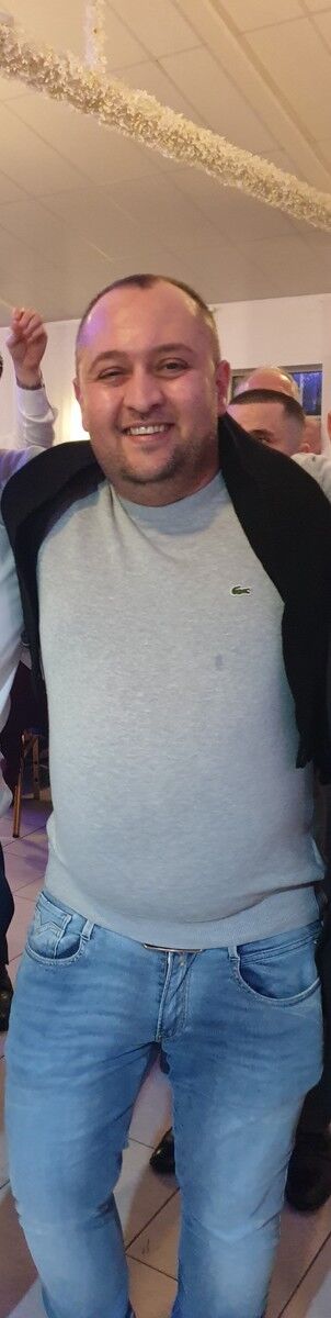  18412371  David, 37 ,    
