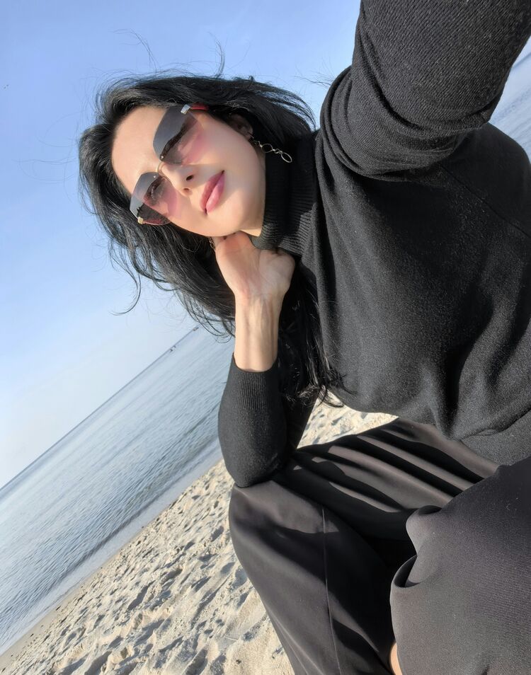  ,   Olga, 44 ,   c 