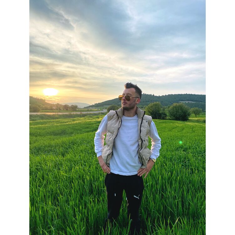  ,   Deniz, 32 ,   ,   