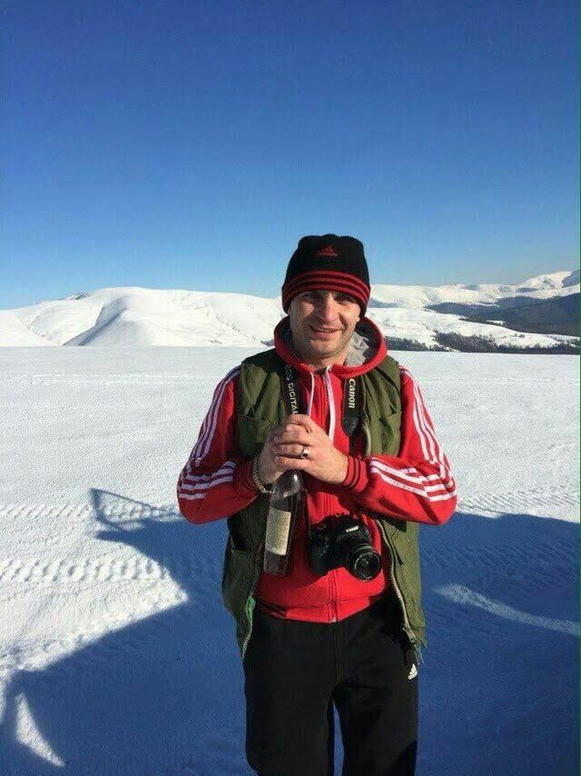  22886331  , 37 ,    