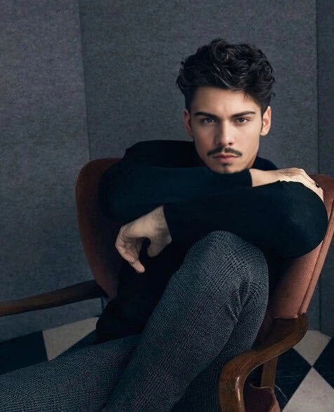  44637251  , 25 ,    -