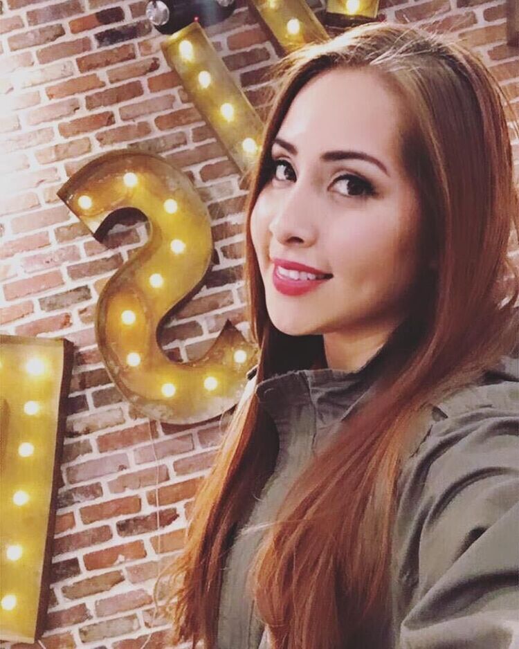  24389761  Sophia, 33 ,    Hollywood