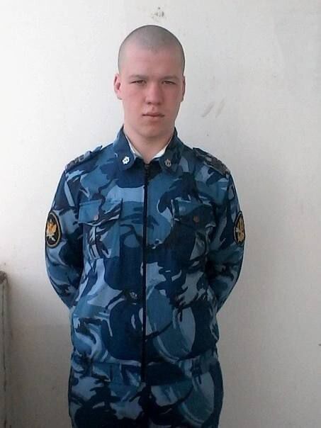  48607331  Denis, 29 ,    