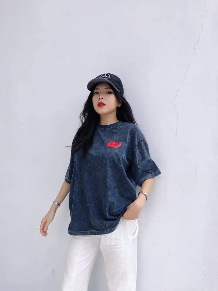  ,   Tina, 25 ,   ,   
