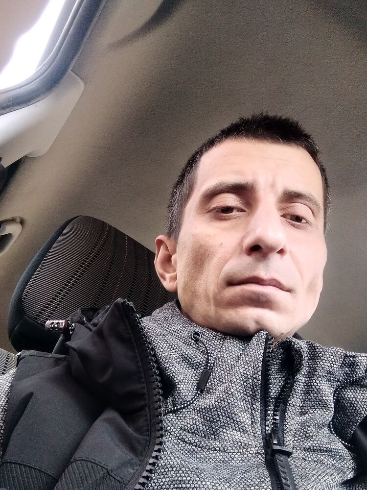  ,   Anton, 42 ,   