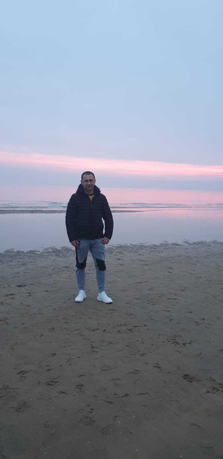  31756221  Serghei, 39 ,    