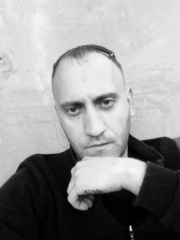  10307371  Vadim, 36 ,    