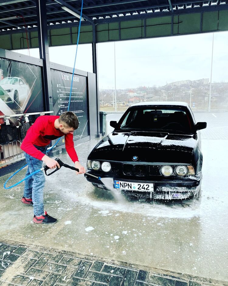  32976301  Marin, 23 ,    