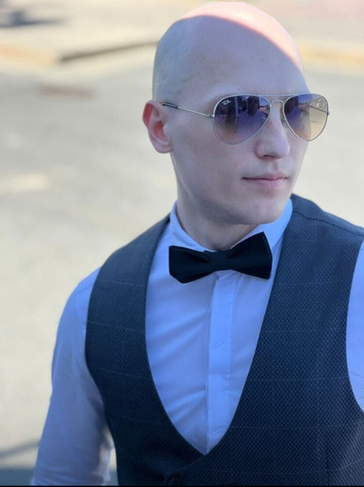  54382441  Stanislav, 31 ,    