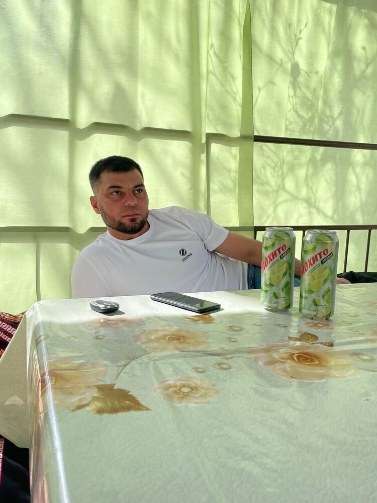  ,   Alisher, 39 ,   ,   