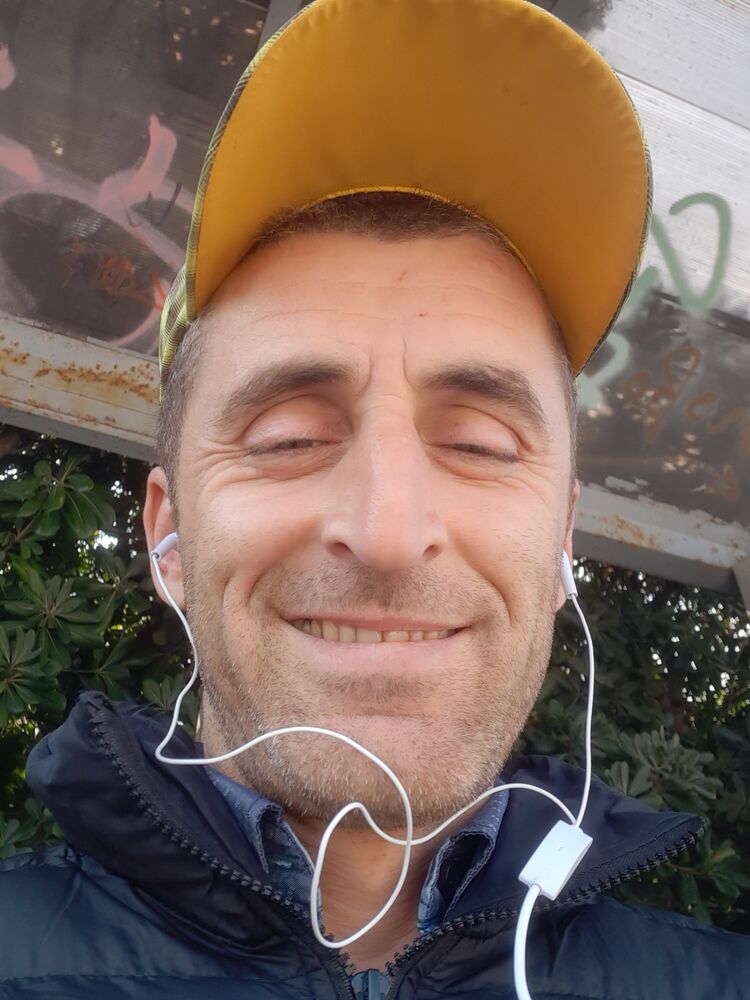  24801531  Abo, 42 ,    