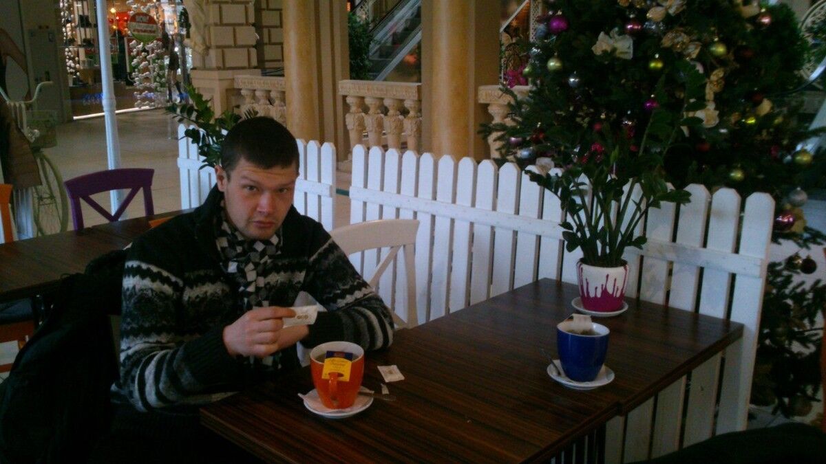  9580621  Vladimir, 34 ,    