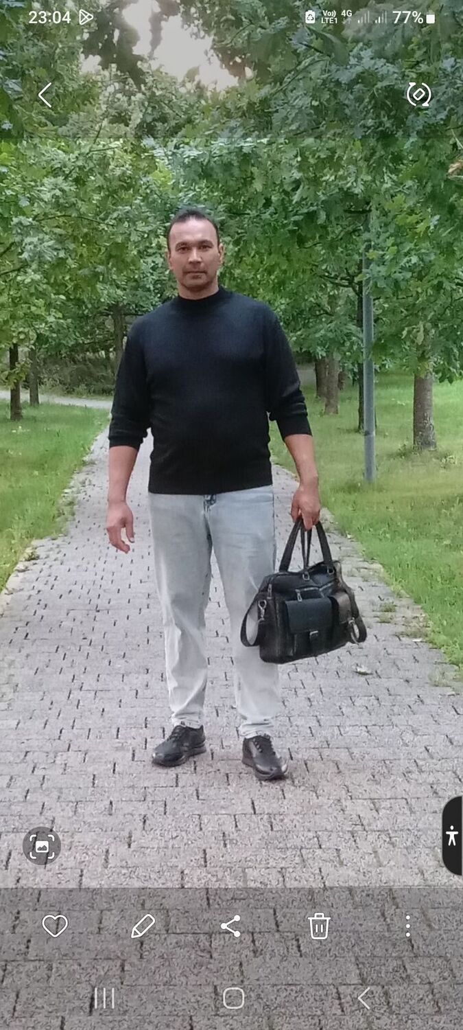  52588271  , 44 ,    --